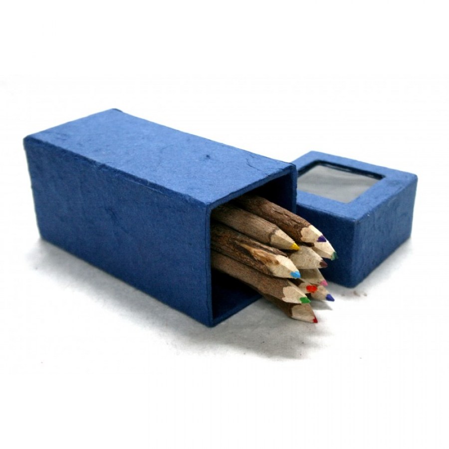 10-crayons-de-couleurs-dans-une-boite